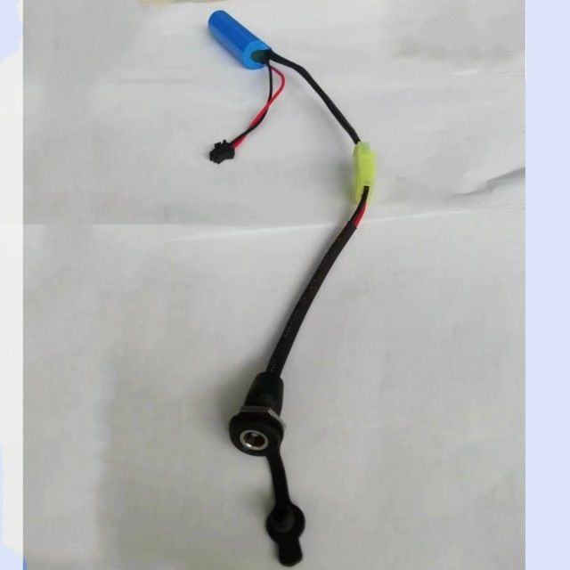 باتری پمپ آب SM-2P 18650 1s 3.7v 2000mAh با دوشاخه شارژ DC5521