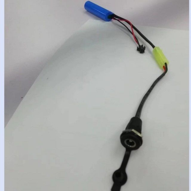 باتری پمپ آب SM-2P 18650 1s 3.7v 2000mAh با دوشاخه شارژ DC5521