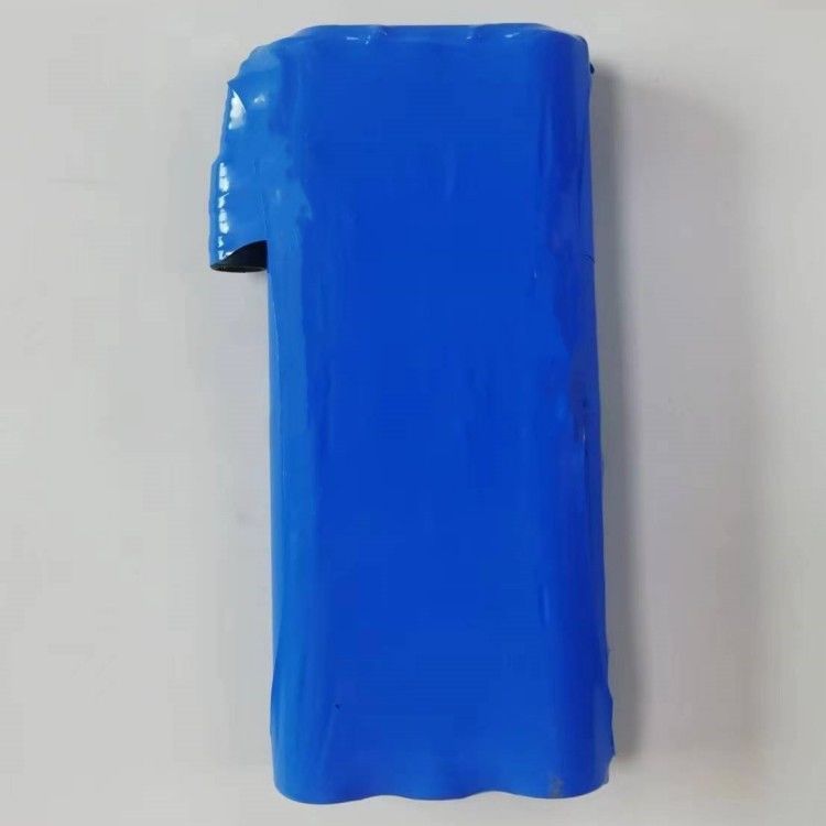 3S2P 21700 باتری بسته 11.1V 10000mAh دو لایه اندازه با کانکتور بشکه بدون سیم خارج می شود
