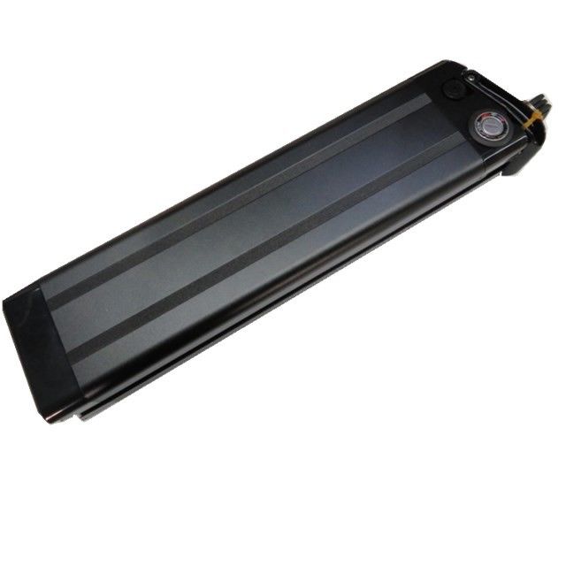 بسته باتری ماهی نقره ای 48V 15Ah برای Ebike با پورت شارژ 3P Cannon Head